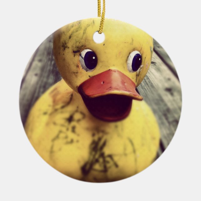 Gelber Gummi Ducky bedeckt in Schmutz! Keramikornament (Vorne)