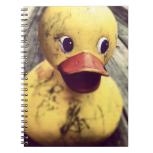 Gelber Gummi Ducky braucht einen Bath! Notizblock