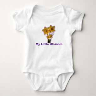 Gelber Narzissen-Baby-Bodysuit. Baby Strampler