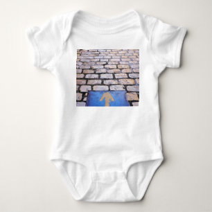 Gelber Pfeil Baby Strampler