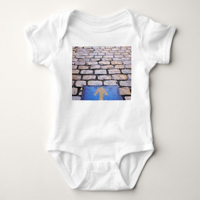 Gelber Pfeil Baby Strampler (Vorderseite)