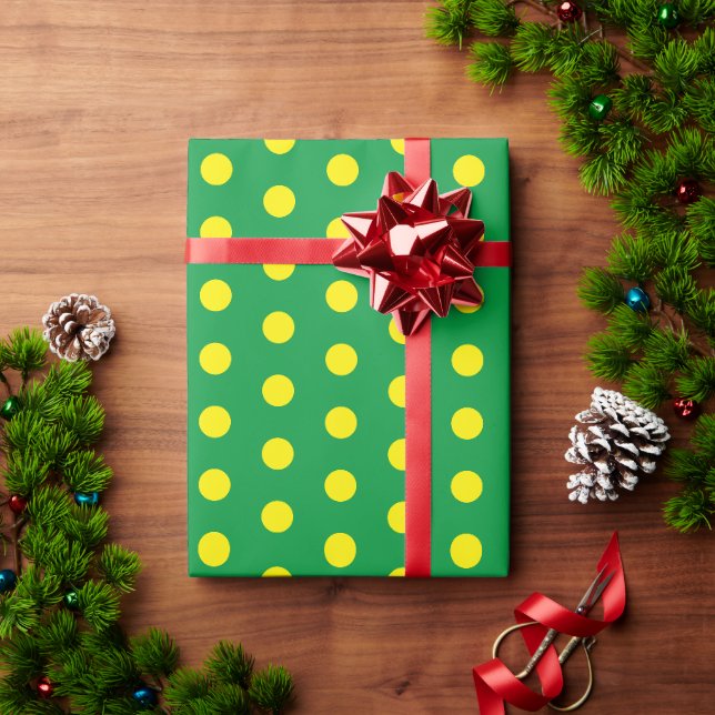 Gelber Polka Dots Grüner Minimal Einfach Geschenkpapier (Feiertagsgeschenk)