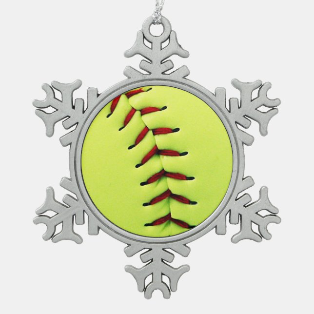 Gelber Softballball Schneeflocken Zinn-Ornament (Vorderseite)