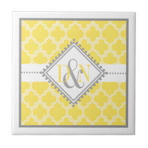 Gelber, weißer Quatrefolien-Monogramm-Eheresake Fliese