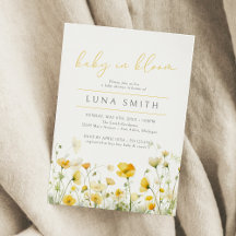 Gelbes Baby in Blütenblütendusche Wildblume