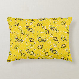Gelbes Bandana Muster Modernes Retro-Farbenspiel Dekokissen