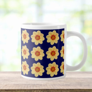 Gelbes Dahlia-Blumenmuster auf blau Jumbo-Tasse