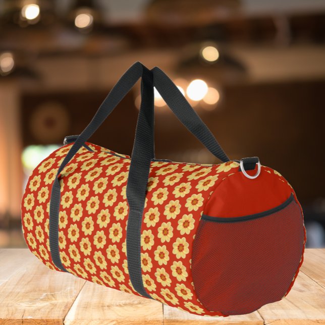 Gelbes Dahlia-Blumenmuster auf Rot Duffle Bag (Von Creator hochgeladen)