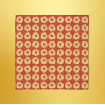Gelbes Dahlia-Blumenmuster auf Rot Schal<br><div class="desc">Mit diesem quadratischen Schal,  der das Foto einer gelben Dahlia-Blüte auf einem hellen,  roten Hintergrund darstellt und in einem sich wiederholenden Muster gedruckt ist,  können Sie Ihren Kleiderschrank in Szene setzen. Ein schönes,  blumengeschmücktes Design! Wählen Sie Ihre Schals-Größe aus.</div>