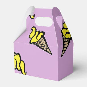 Gelbes Eis auf lila Geschenkschachtel