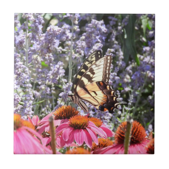 Gelbes Frack Schmetterling Rosa N Lila Blumen Fliese (Vorderseite)