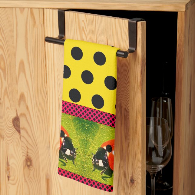Gelbes Gold mit Polka Dots LadyBug Geschirrtuch (Drittel gefaltet)