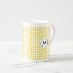 Gelbes Hahnentrittmuster Monogramm Latte Tassen- Prozellantasse