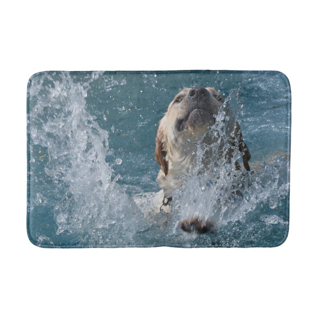 Gelbes Labrador Retriever Schwimmen Badematte (Vorderseite)