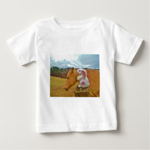 Gelbes Pferd, Frühlingshasen Baby T-shirt