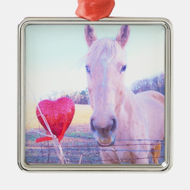 Gelbes Pferd und Rotes Herz Ornament Aus Metall (Vorne)