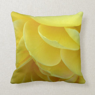 Gelbes Rosen-Blumenblätterthrow-Kissen Kissen