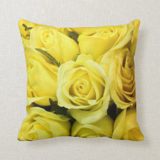 Gelbes Rosethrow-Kissen Kissen