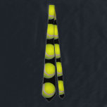 Gelbes schwarzes Tennisball-Muster, Krawatte<br><div class="desc">In diesem farbenfrohen Muster sind gelbe Tennisbälle auf schwarzem Hintergrund zu sehen.</div>