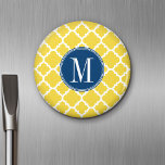 Gelbes und Navy-Quatrefolienmuster Custom Monogram Magnet<br><div class="desc">Ein beliebtes Design mit hellen Farben und einem Bereich zum Hinzufügen von Monogrammen oder Namen. Trendige Farben und Muster für Ihr Handy. Wenn Sie die Initialen anpassen müssen,  klicken Sie auf die Schaltfläche Anpassen und nehmen Sie Änderungen vor.</div>