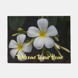 Gelbes und weißes Plumeria-Willkommen zu unserem Fußmatte