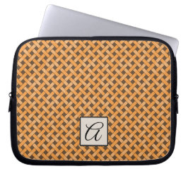 Gelbkörniger Rattan auf Kundenbindung mit Monogram Laptopschutzhülle