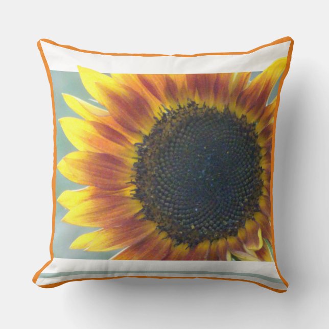Gelborange Sonnenblumenkruste. Orange Throw Pillow Kissen (Vorderseite)
