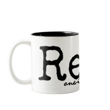 Gelesene Ein-Übergebene Tasse