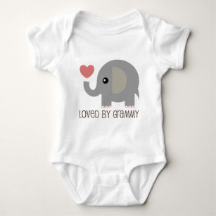 Geliebt durch Grammy Herz-Elefanten Baby Strampler