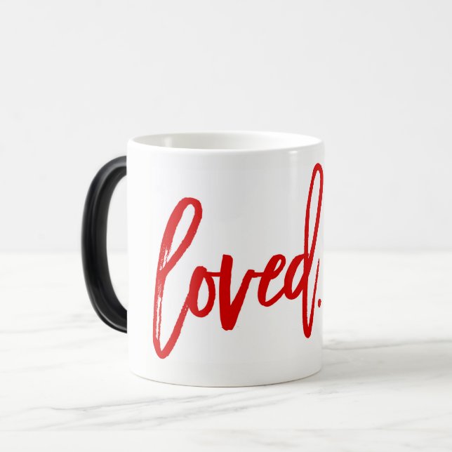 Geliebt. Red Modern Trendscript Typografie Verwandlungstasse (Vorderseite Links)