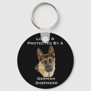 Geliebt u. durch einen Schäferhund geschützt Schlüsselanhänger