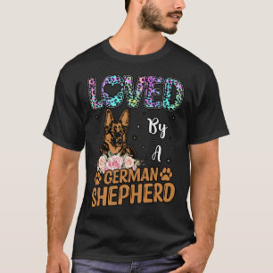Geliebt von einem Deutschen Schäferhund Sprüche T-Shirt