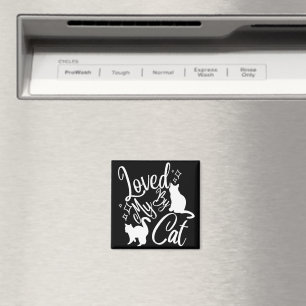 Geliebt von meiner Katze in Weiß Magnet