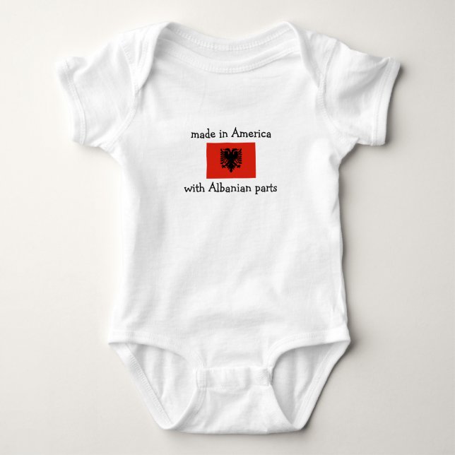 gemacht in Amerika mit albanischen Teilen Baby Strampler (Vorderseite)