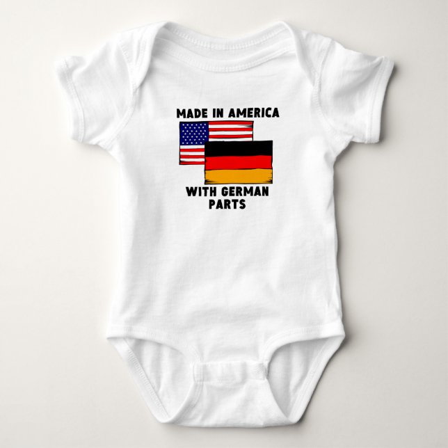 Gemacht in Amerika mit deutschen Teilen Baby Strampler (Vorderseite)