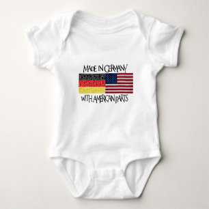 Gemacht in Deutschland mit amerikanischen Teilen Baby Strampler