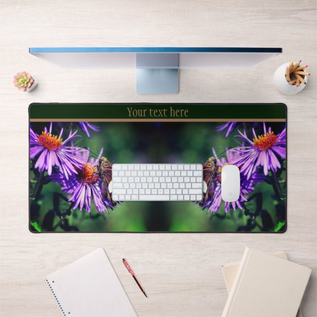 Gemäldete Lady Butterfly auf der Blume Personalisi Schreibtischunterlage (Büro 1)