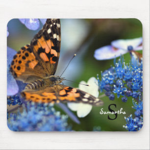 Gemäldete Lady Butterfly auf einem Blue Hydrangea Mousepad