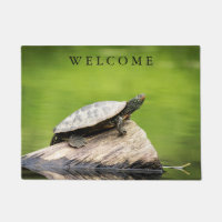 Gemalte Schildkröte auf einem Klotz