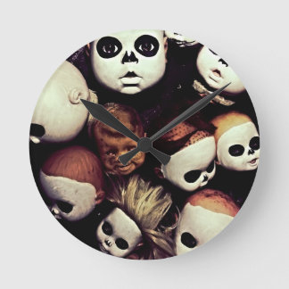 Gemaltes Baby - Puppenköpfe Runde Wanduhr