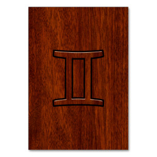 Gemini Zodiac Symbol auf Mahagoni wie Dekor Tischnummer