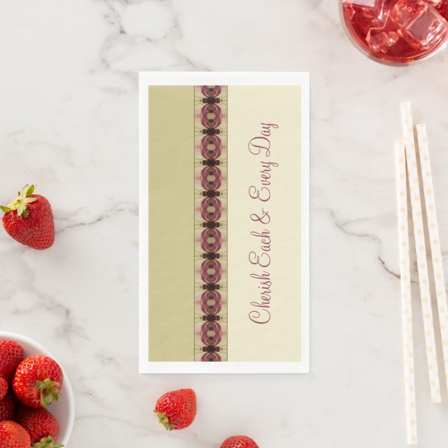 Gemusterte Details mit Burgund Serviette (Beispiel)