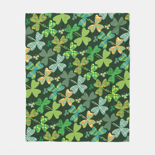 Gemusterte Kleeblätter Fleecedecke (Vorderseite)