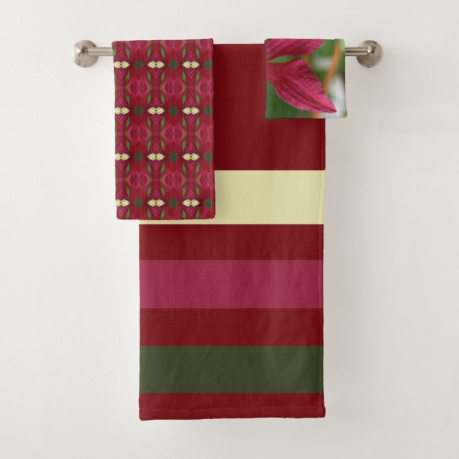 Gemusterte Streifen und Streifen mit Burgund Badhandtuch Set (Insitu)
