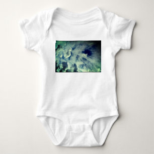 Gemusterte Wolken Baby Strampler