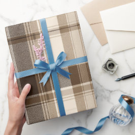Gemütliche braune Tannenhütte Karo Weizen Karomust Geschenkpapier