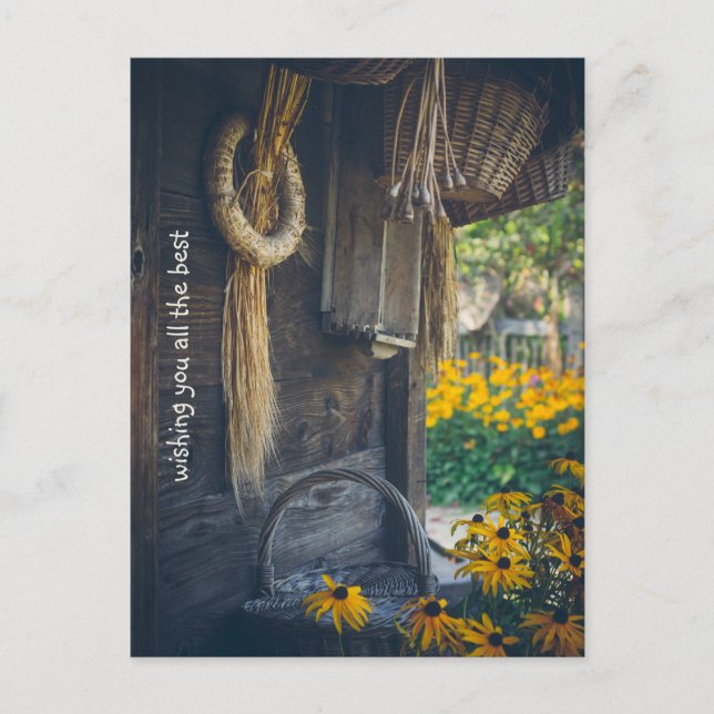 Gemütliche Hütte mit gelben Blumen Feiertagspostkarte (Vorderseite)