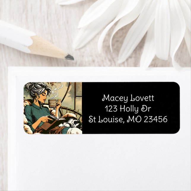 Gemütliche Lady Reading mit Kaffee und Katze (Insitu)