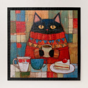 Gemütliche schwarze Katze trinkt Kaffee im Café