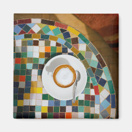 Gemütlicher Cappuccino auf Mosaiktisch Kaffee Foto Magnet